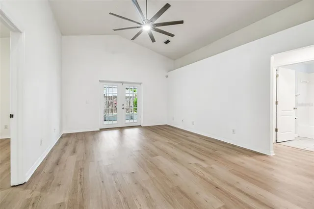 $299,900 | 7608 Hampshire Garden Place, Apollo Beach, FL 33572