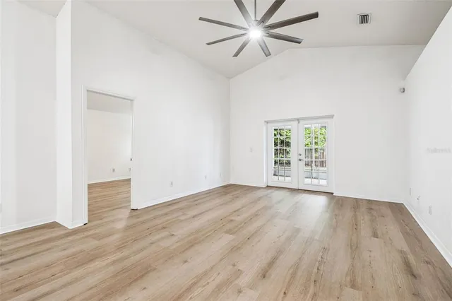 $299,900 | 7608 Hampshire Garden Place, Apollo Beach, FL 33572