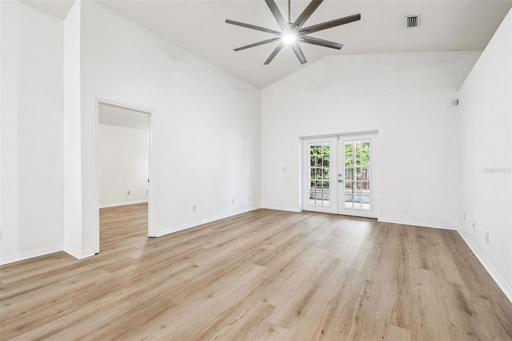 7608 Hampshire Garden Place Apollo Beach, FL 33572 - Photo 18 of 54