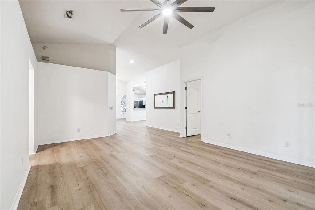 7608 Hampshire Garden Place Apollo Beach, FL 33572 - Photo 20 of 54