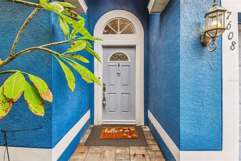 $299,900 | 7608 Hampshire Garden Place, Apollo Beach, FL 33572