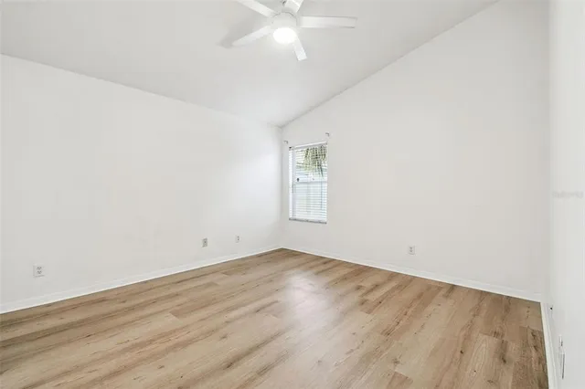 $299,900 | 7608 Hampshire Garden Place, Apollo Beach, FL 33572