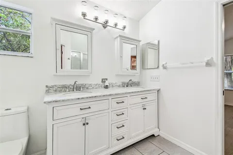 $299,900 | 7608 Hampshire Garden Place, Apollo Beach, FL 33572