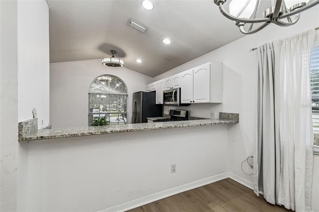 7608 Hampshire Garden Place Apollo Beach, FL 33572 - Photo 9 of 54