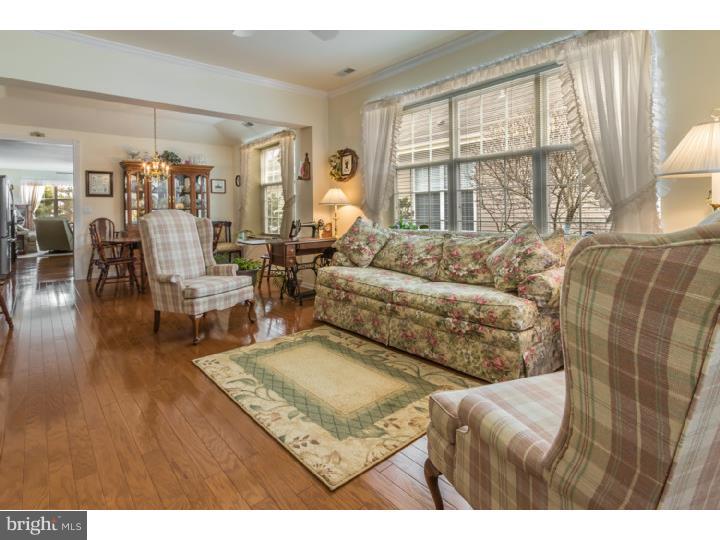 15 Mayfair Road Southampton, NJ 08088 - Photo 5 of 25 Living Room