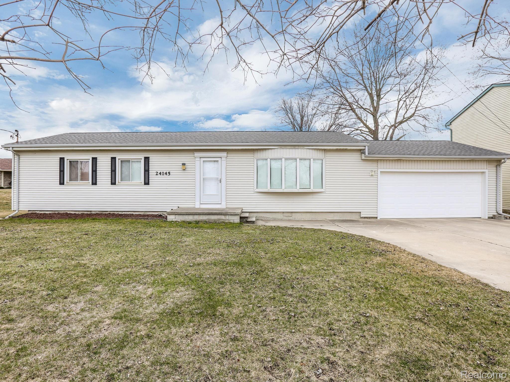 24145 Merriman Road New Boston, MI 48164 - Photo 1 of 23 24145 Merriman Rd Huron-021-021-24145 Merriman Road0021-MLS_Size.jpg