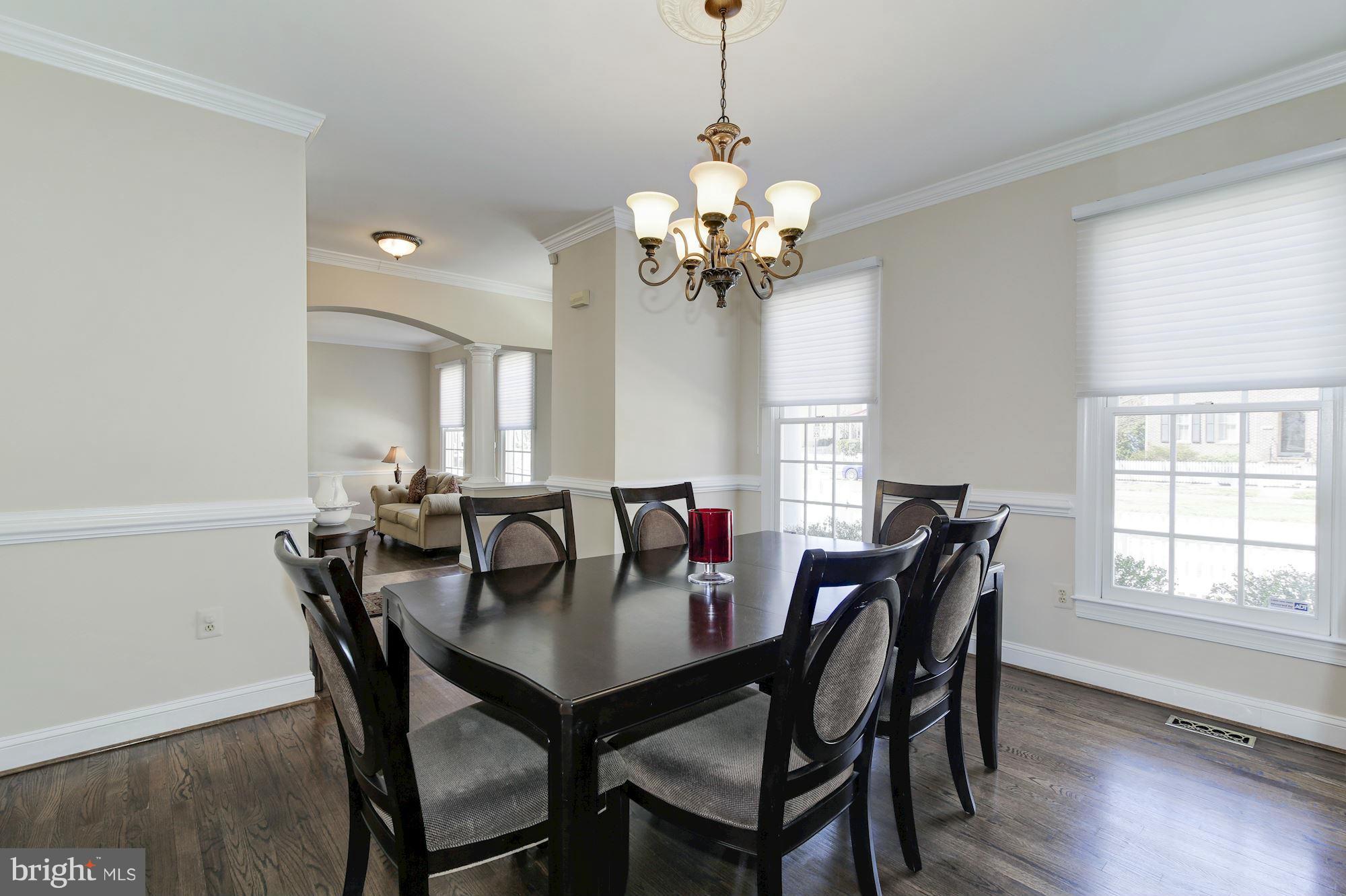 325 Tschiffely Square Road Gaithersburg, MD 20878 - Photo 3 of 30 Dining Room