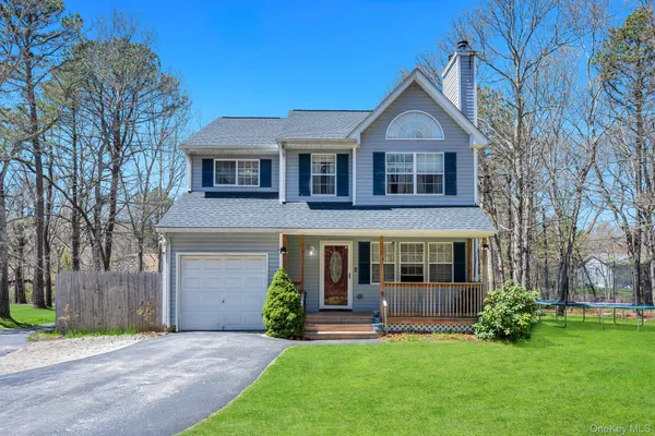 $739,000 | 343 Oak Avenue, Flanders, NY 11901