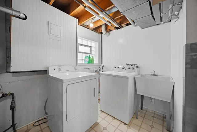 $424,000 | 513 South Princeton Avenue, Itasca, IL 60143