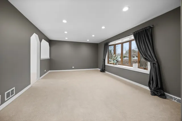 $424,000 | 513 South Princeton Avenue, Itasca, IL 60143