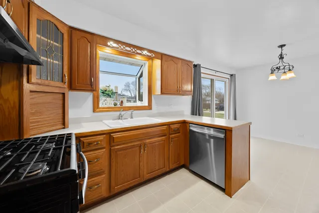 $424,000 | 513 South Princeton Avenue, Itasca, IL 60143