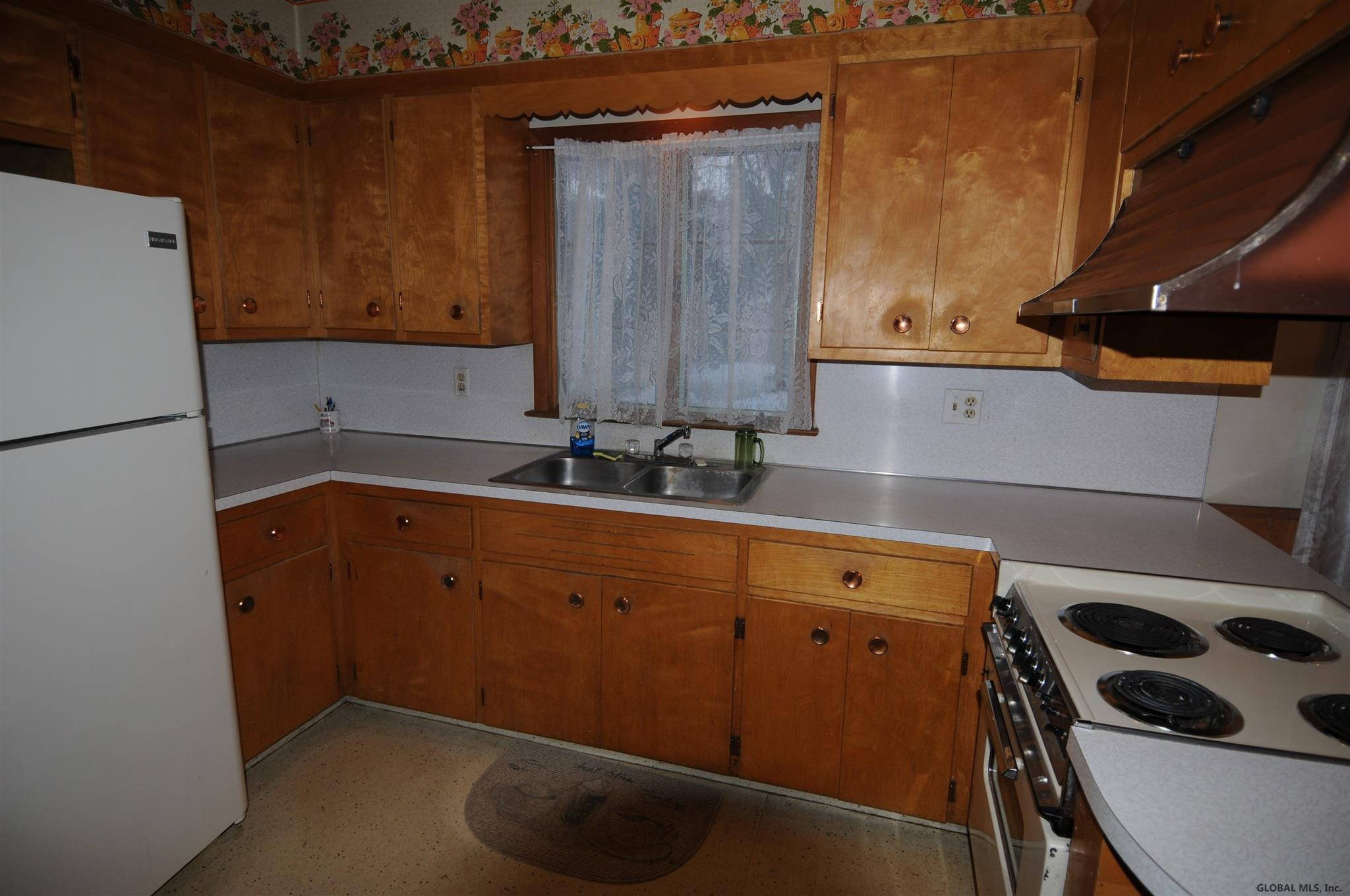 1034 Lucy Road Rotterdam, NY 12303 - Photo 3 of 6 Photo 3