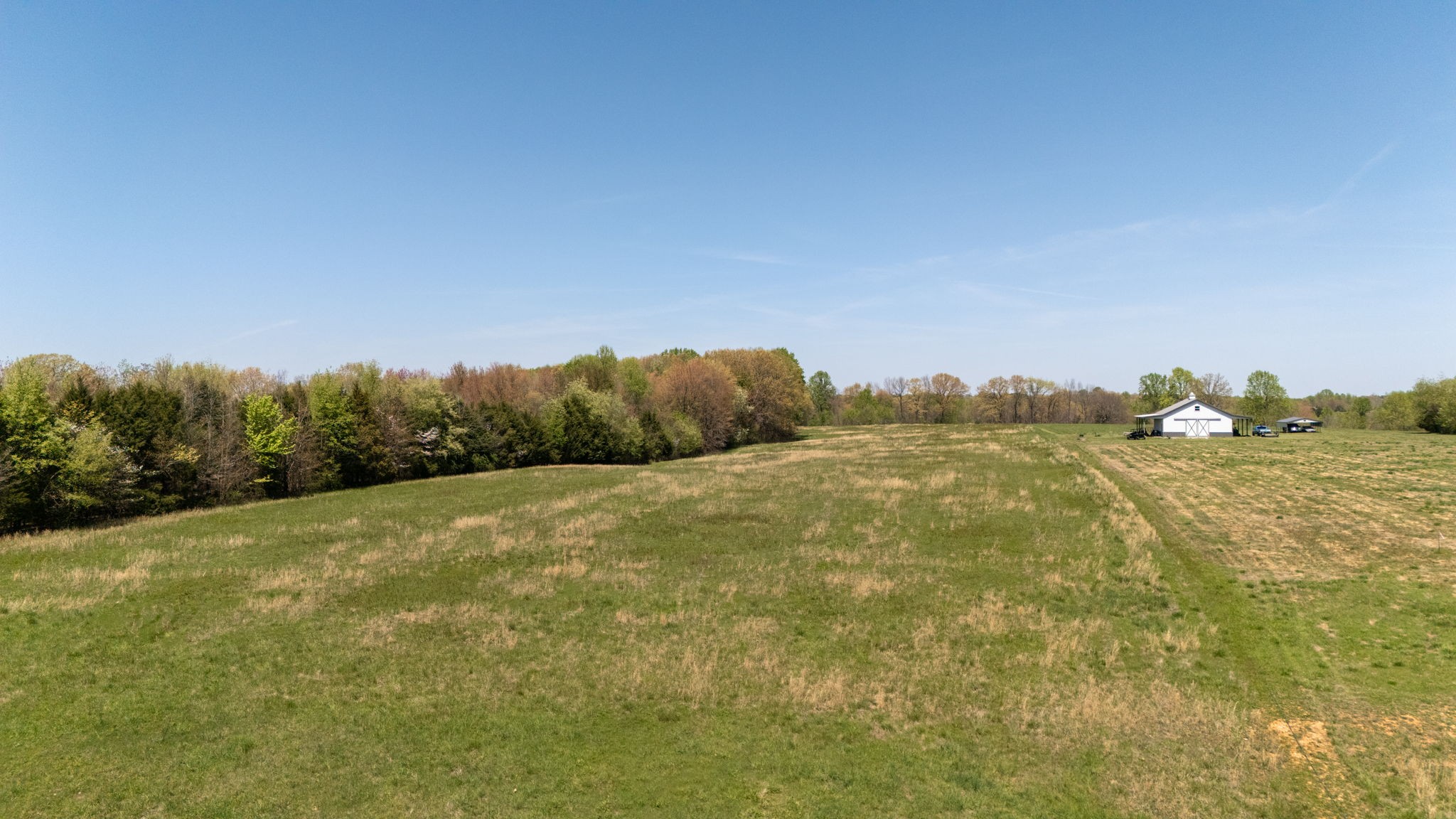 1037 Smith Thompson Road Bethpage, TN 37022 - Photo 2 of 19 a view of a field with an ocean