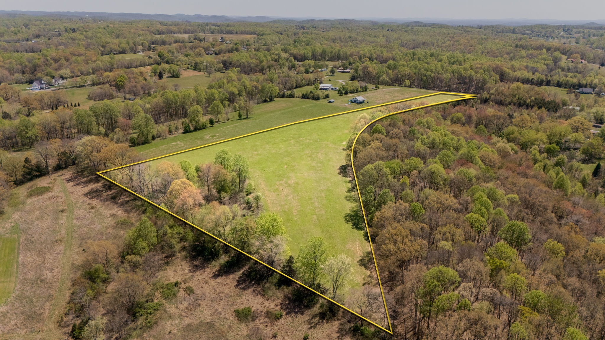1037 Smith Thompson Road Bethpage, TN 37022 - Photo 5 of 19 a view of a pool with a mountain