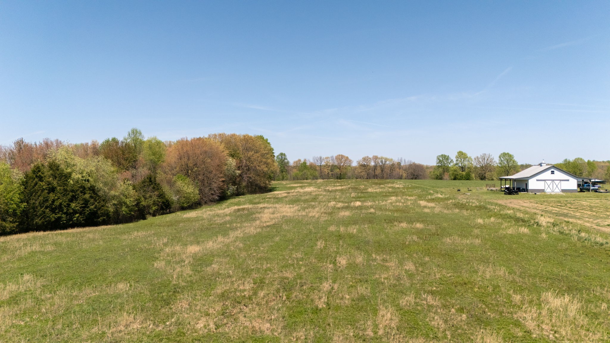 1037 Smith Thompson Road Bethpage, TN 37022 - Photo 8 of 19 a view of a lake with houses
