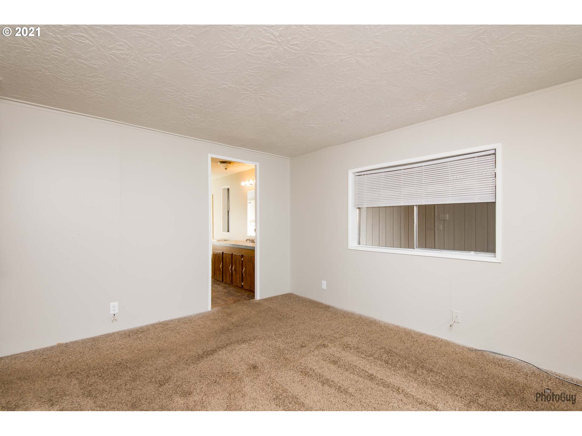 1097 South 58th Street Springfield, OR 97478 - Photo 12 of 32