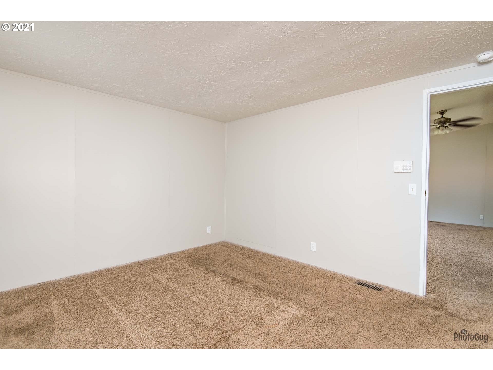 1097 South 58th Street Springfield, OR 97478 - Photo 14 of 32