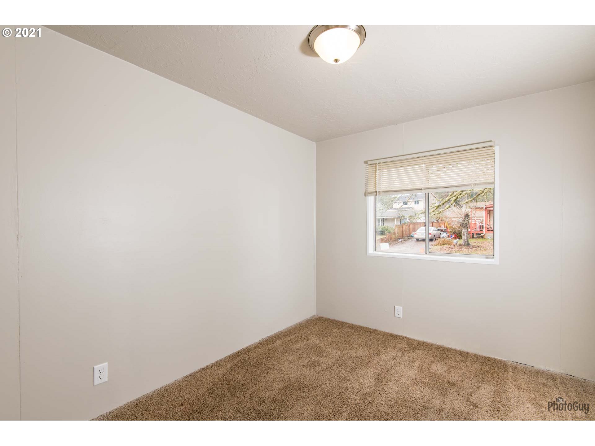 1097 South 58th Street Springfield, OR 97478 - Photo 17 of 32