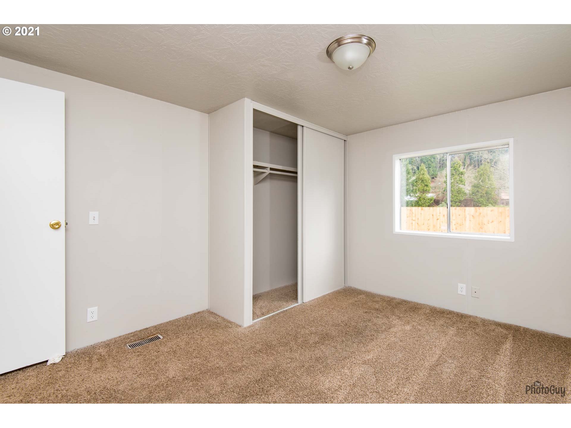 1097 South 58th Street Springfield, OR 97478 - Photo 21 of 32