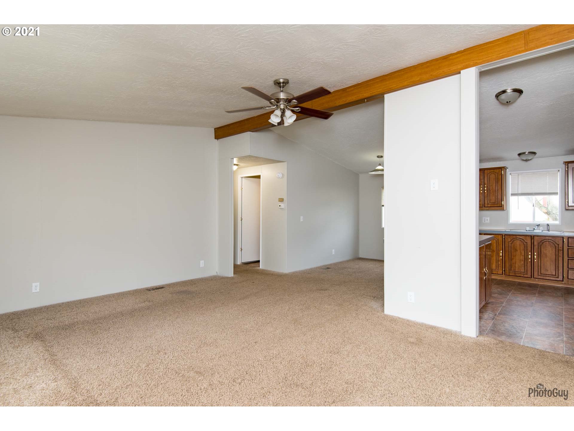 1097 South 58th Street Springfield, OR 97478 - Photo 4 of 32