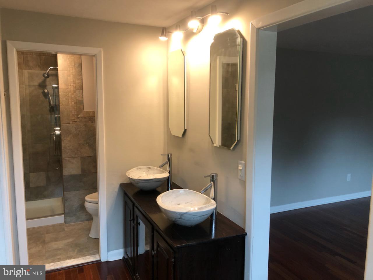 513 Ellis Road Havertown, PA 19083 - Photo 14 of 37 Master Bathroom