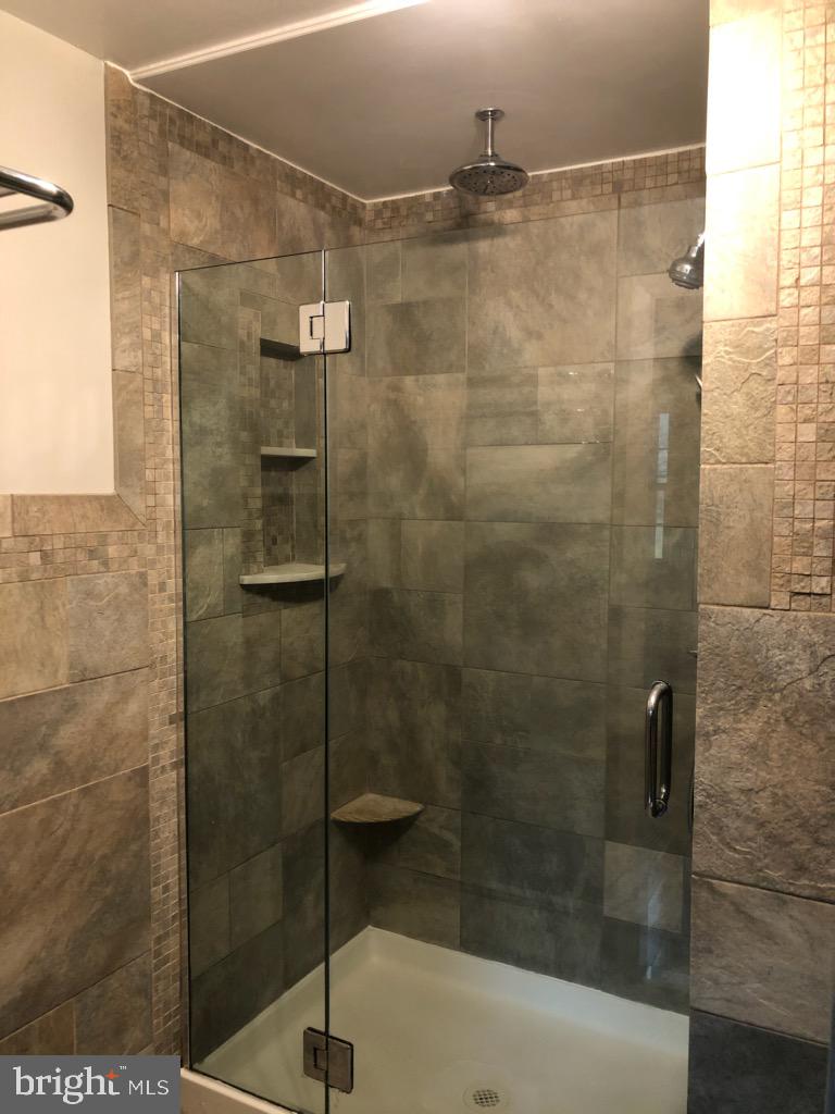 513 Ellis Road Havertown, PA 19083 - Photo 15 of 37 Master Shower