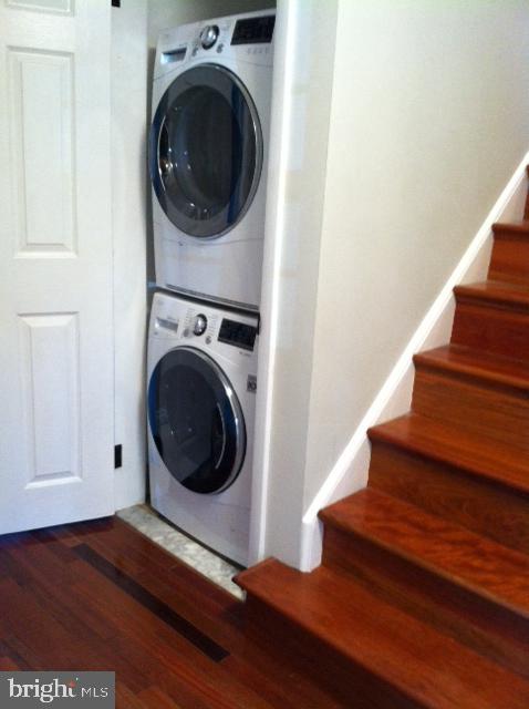 513 Ellis Road Havertown, PA 19083 - Photo 20 of 37 Stacked Washer & Dryer on Upper Level