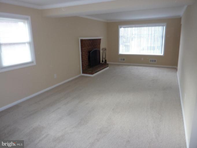 8613 Goldenwood Road Rosedale, MD 21237 - Photo 4 of 24 Living Room
