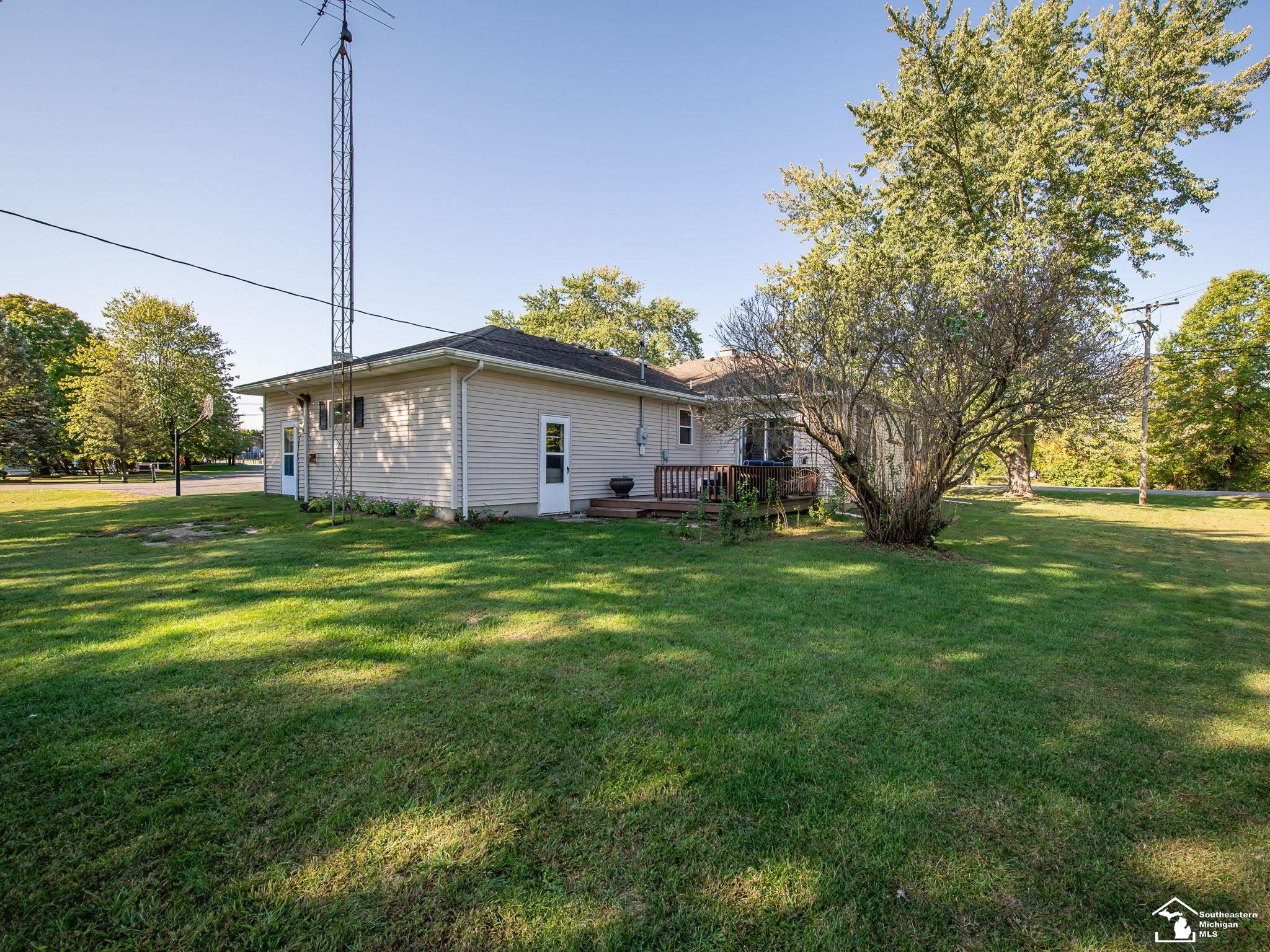 2496 Lasalle Road Monroe, MI 48162 - Photo 33 of 36