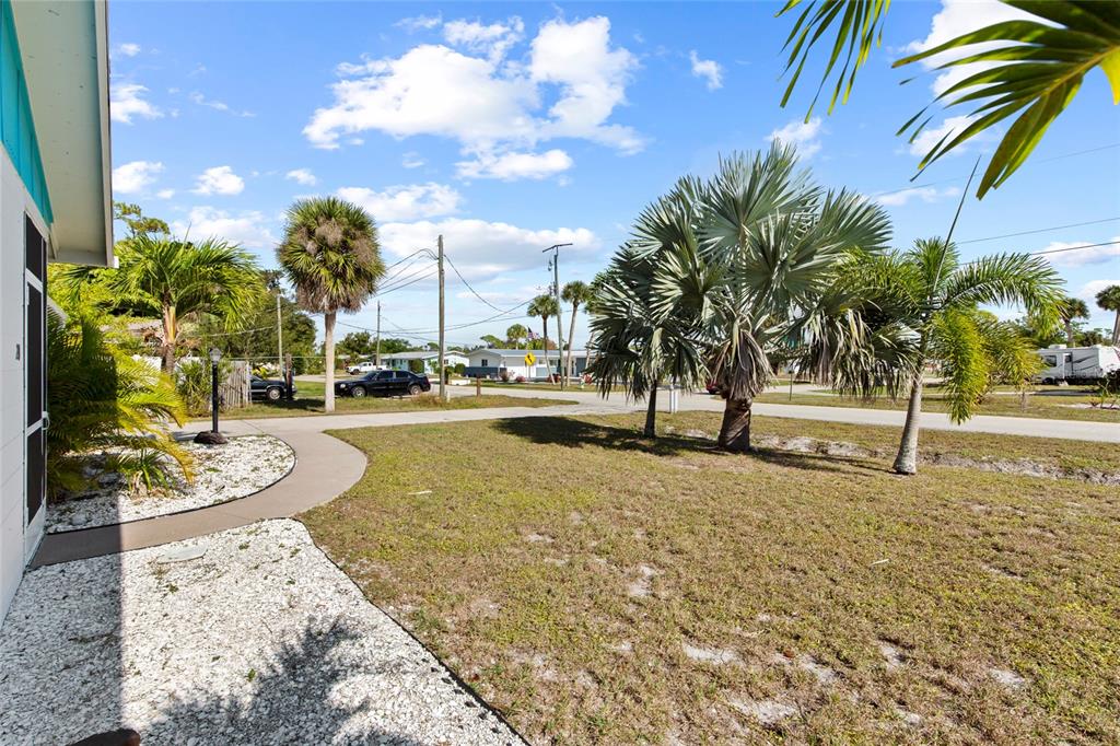 20 Stratford Road Englewood, FL 34223 - Photo 19 of 27