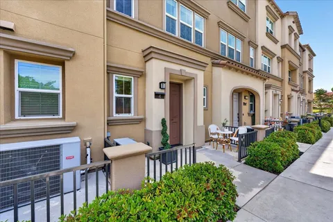 $1,198,000 | 1340 Civic Center Drive, Unit 4, Santa Clara, CA 95050