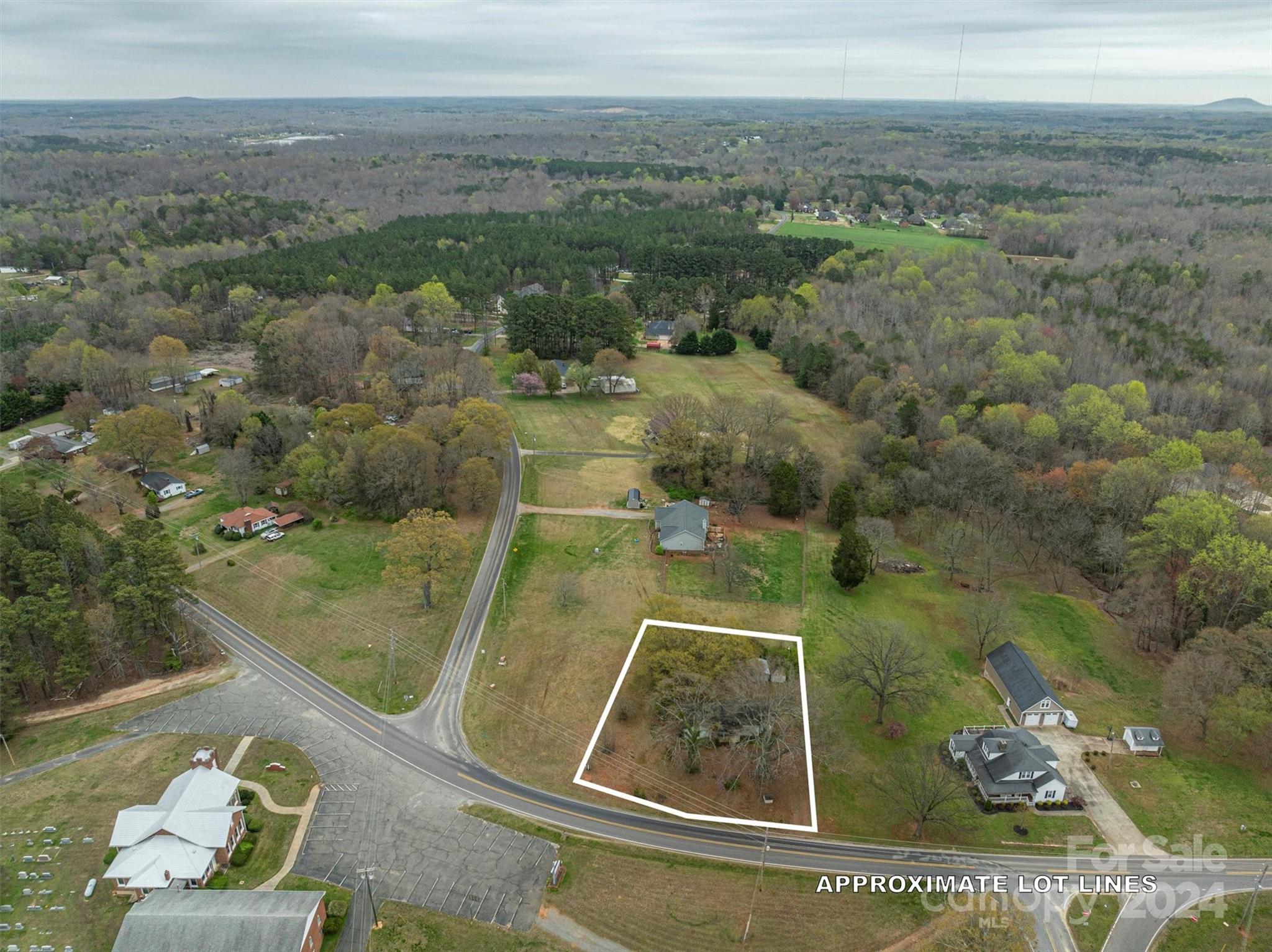 1114 Long Shoals Road Lincolnton, NC 28092 - Photo 3 of 30 Gallery Image 3
