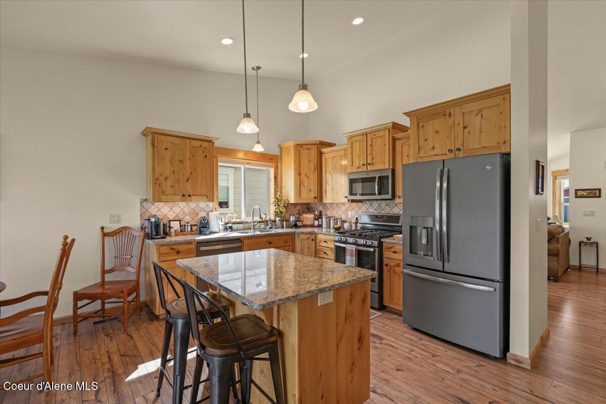 7881 West Kayak Court Rathdrum, ID 83858 - Photo 14 of 42 14-Kitchen