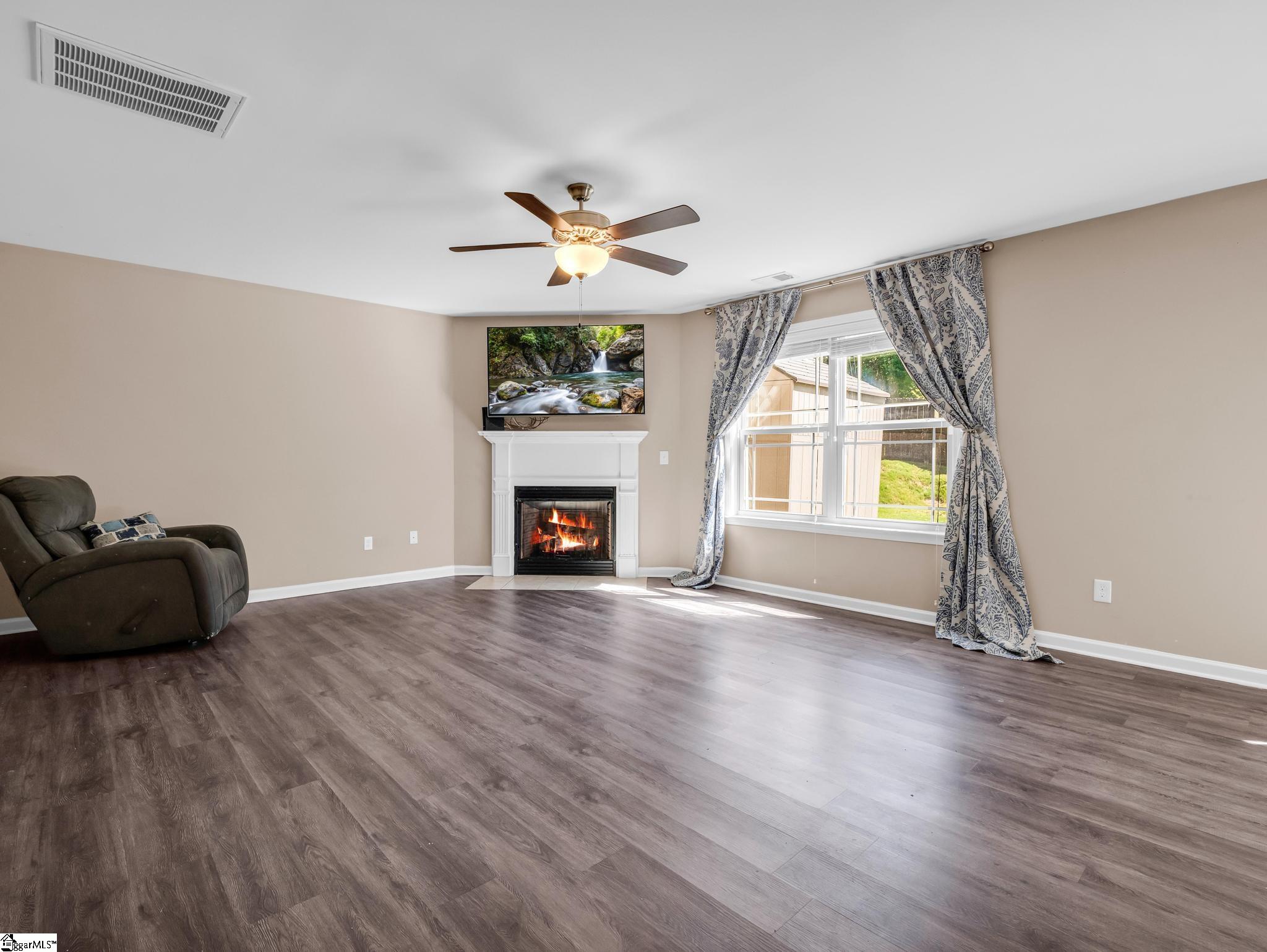 9 Ivyberry Road Simpsonville, SC 29681 - Photo 5 of 36 Gallery Image 5