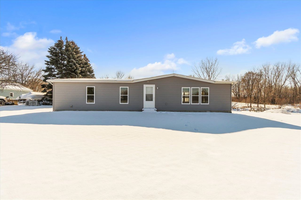 4525 Dixon Road Caro, MI 48723 - Photo 2 of 35