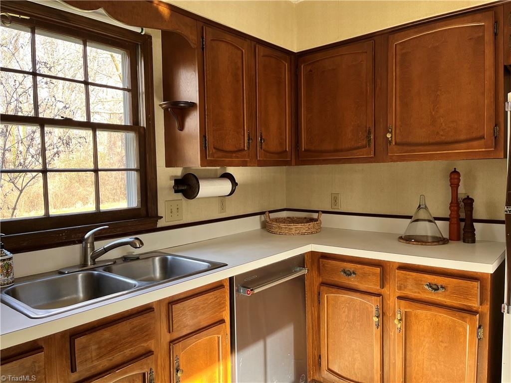4931 Tower Road Greensboro, NC 27410 - Photo 24 of 34 Gallery Image 24