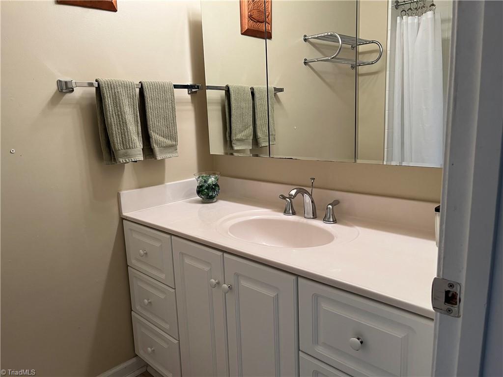 4931 Tower Road Greensboro, NC 27410 - Photo 10 of 34 Primary suite