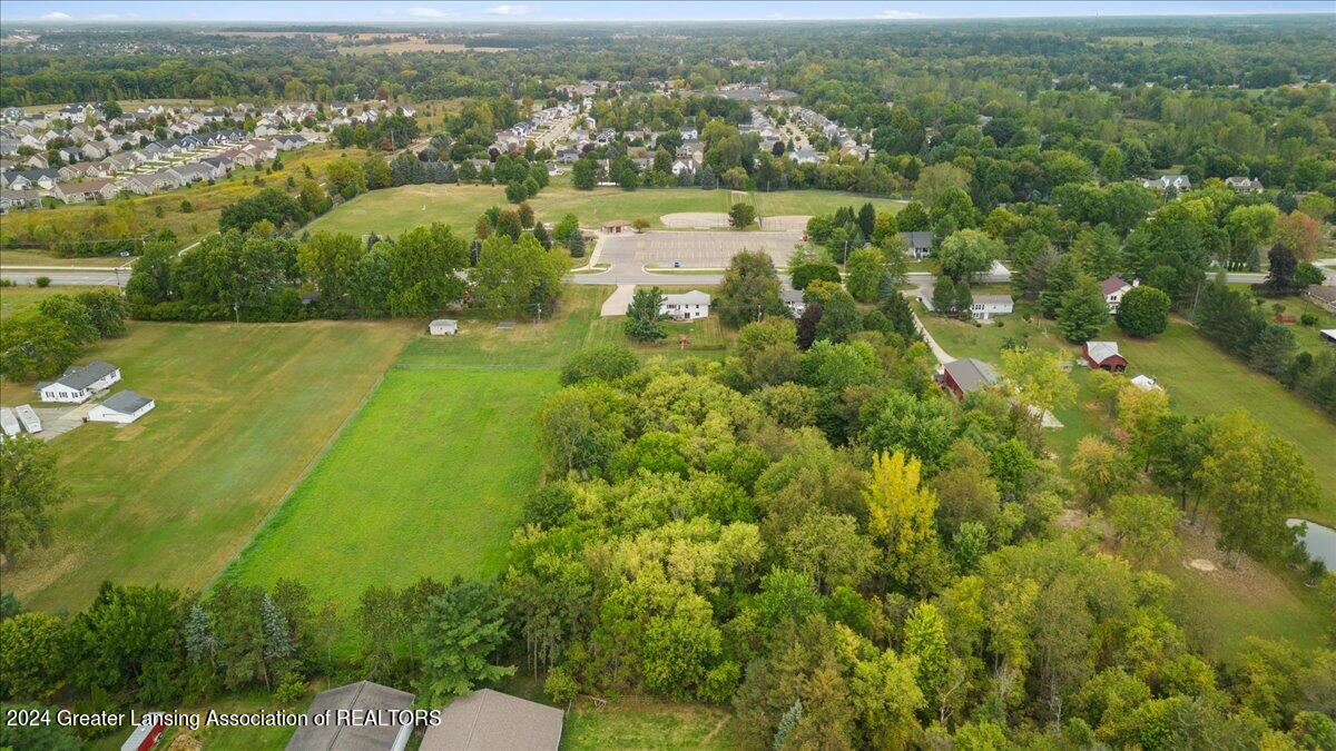 203 West Herbison Road Dewitt, MI 48820 - Photo 31 of 40 10-Media Jett - 07