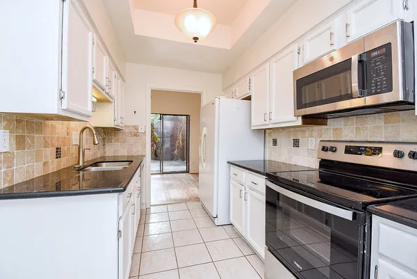 $1,895 | 7447 Cambridge Street, Unit 71, Houston, TX 77054