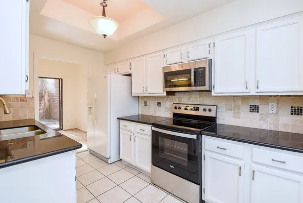 $1,895 | 7447 Cambridge Street, Unit 71, Houston, TX 77054