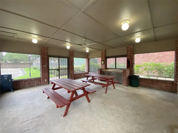 $1,895 | 7447 Cambridge Street, Unit 71, Houston, TX 77054