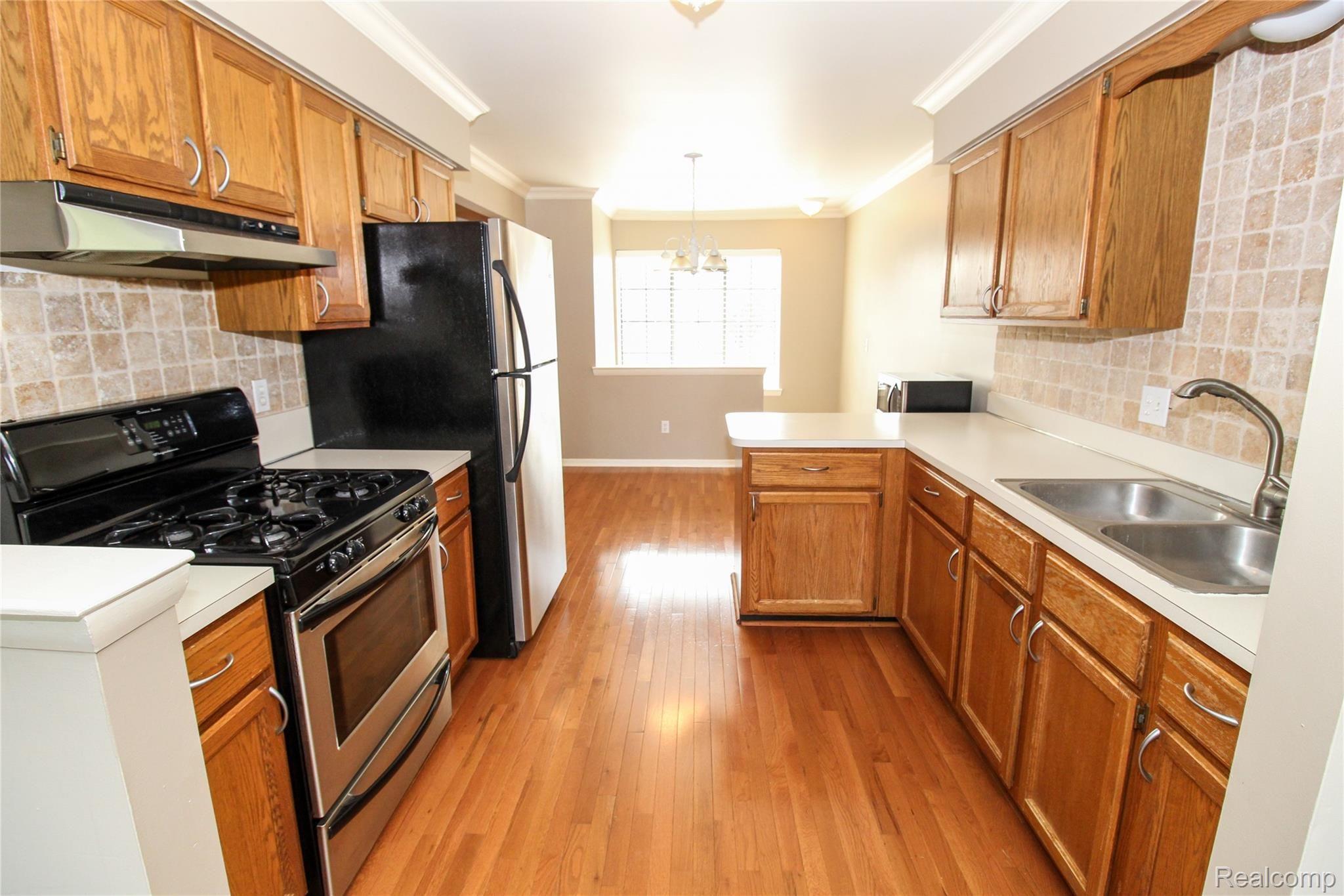 11451 Beaconsfield Road Washington, MI 48094 - Photo 7 of 19 Kitchen 2.jpg