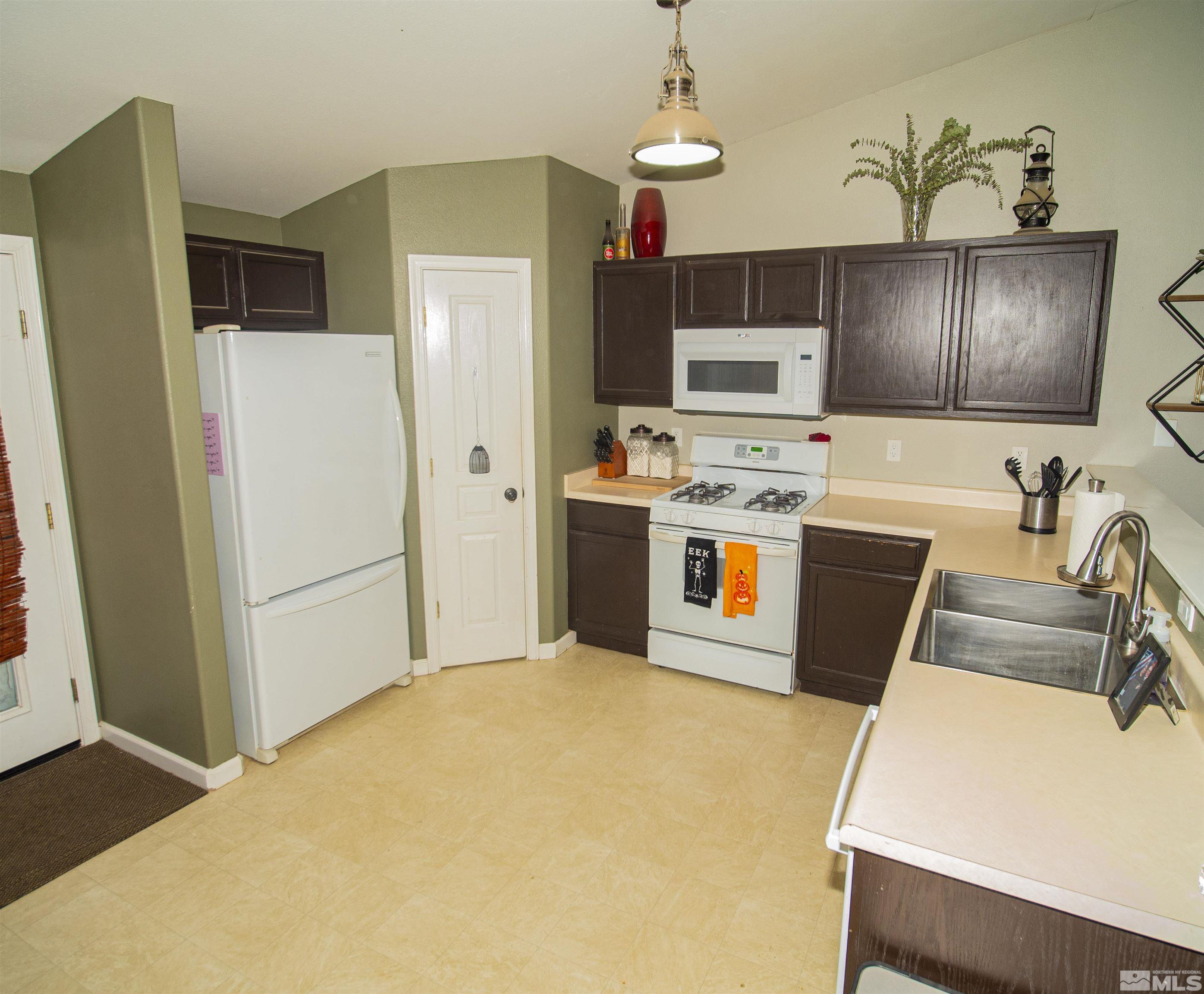 534 River Ranch Road Fernley, NV 89408 - Photo 5 of 35 Photo 5