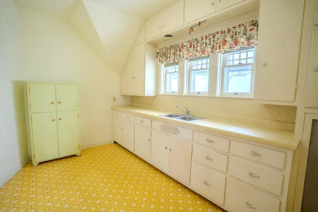 $200,000 | 114 7th Street Northeast, Little Falls, MN 56345