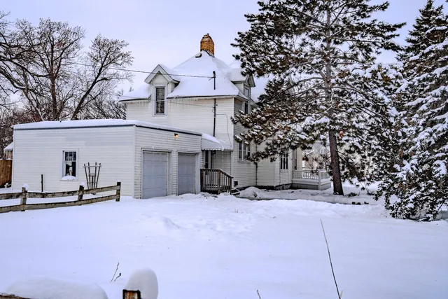 $200,000 | 114 7th Street Northeast, Little Falls, MN 56345