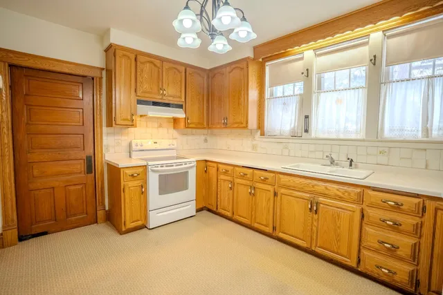 $200,000 | 114 7th Street Northeast, Little Falls, MN 56345