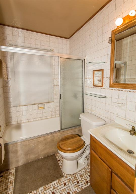 2332 Courtney Road Indianapolis, IN 46219 - Photo 17 of 24 Gallery Image 17