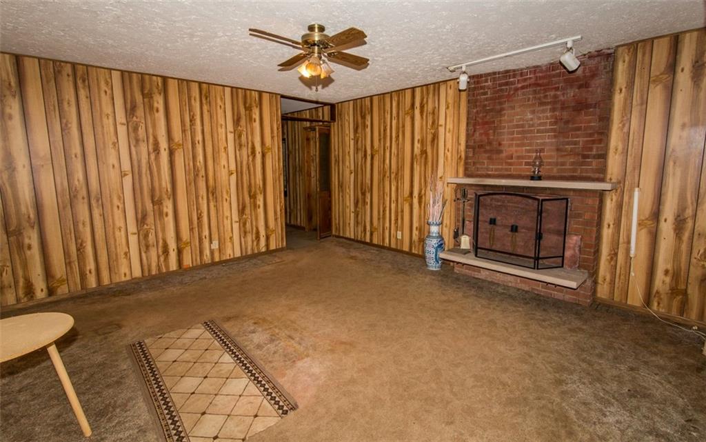 2332 Courtney Road Indianapolis, IN 46219 - Photo 5 of 24 Gallery Image 5