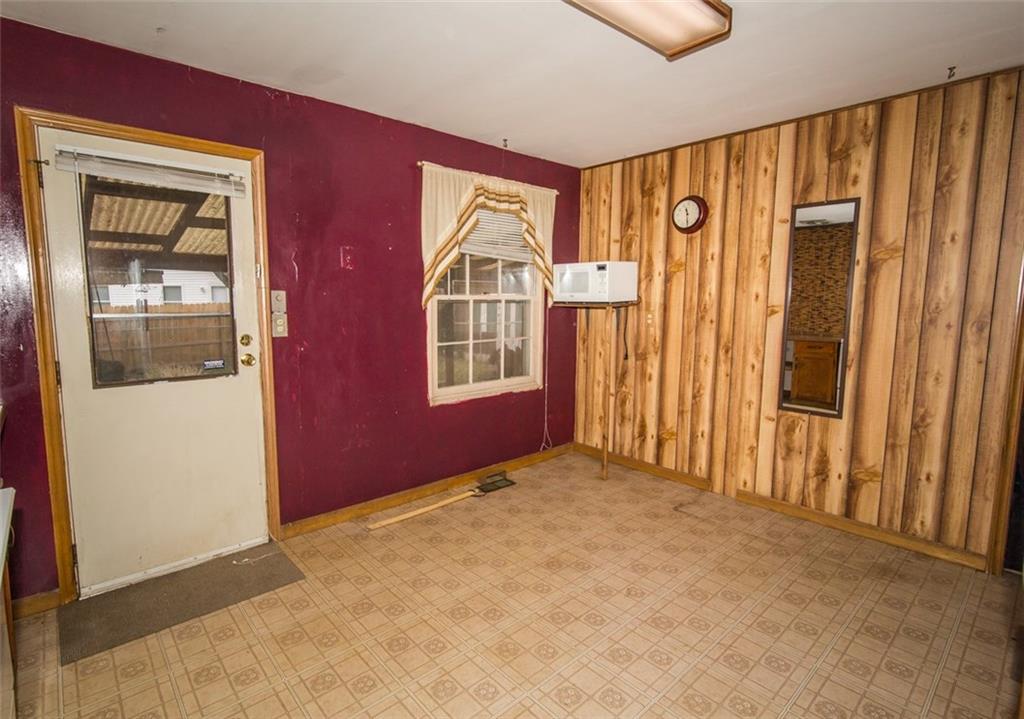 2332 Courtney Road Indianapolis, IN 46219 - Photo 9 of 24 Gallery Image 9