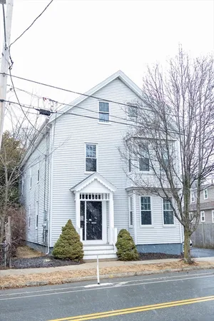 $2,400 | 210 North Street, Unit 1, Salem, MA 01970